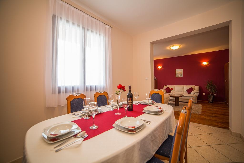 Apartments Maja Dugi Rat Bagian luar foto