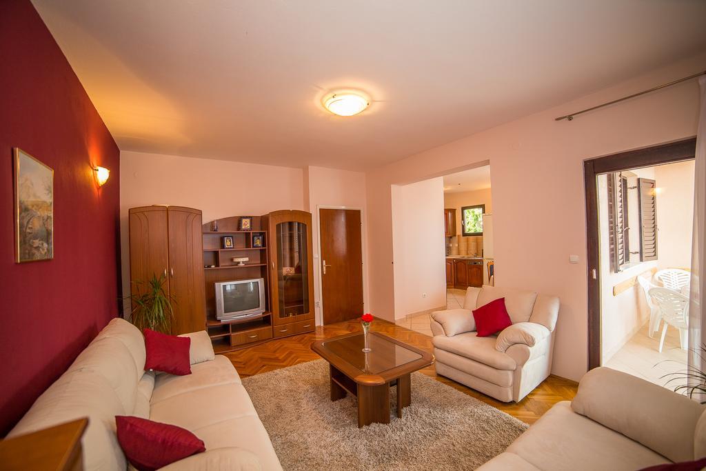 Apartments Maja Dugi Rat Bagian luar foto