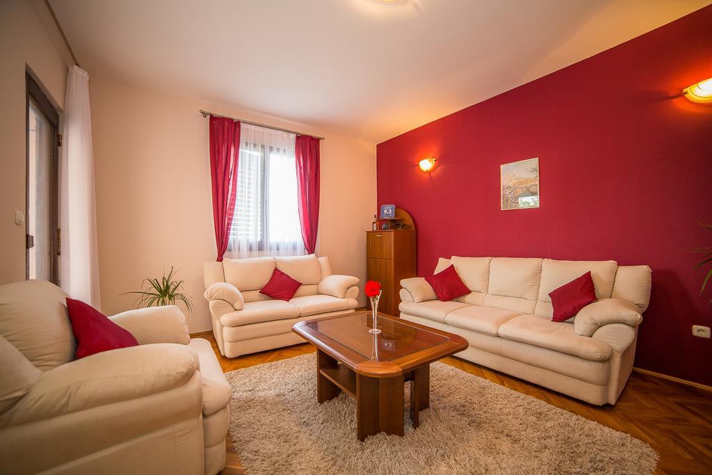 Apartments Maja Dugi Rat Bagian luar foto