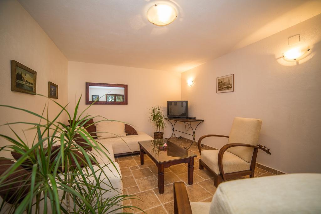 Apartments Maja Dugi Rat Bagian luar foto