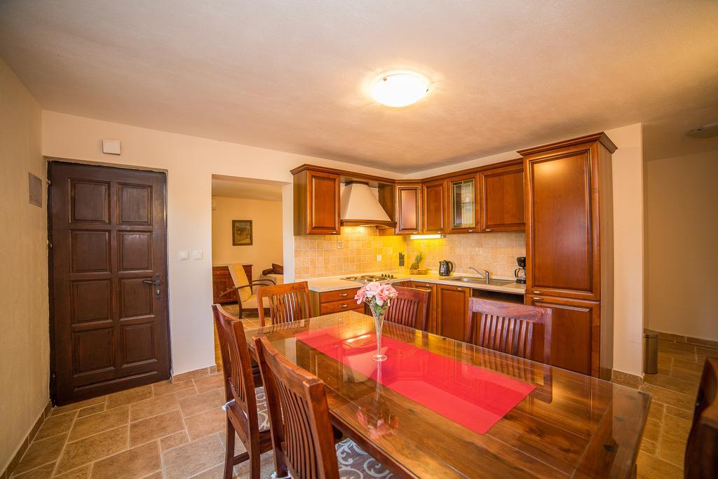 Apartments Maja Dugi Rat Bagian luar foto