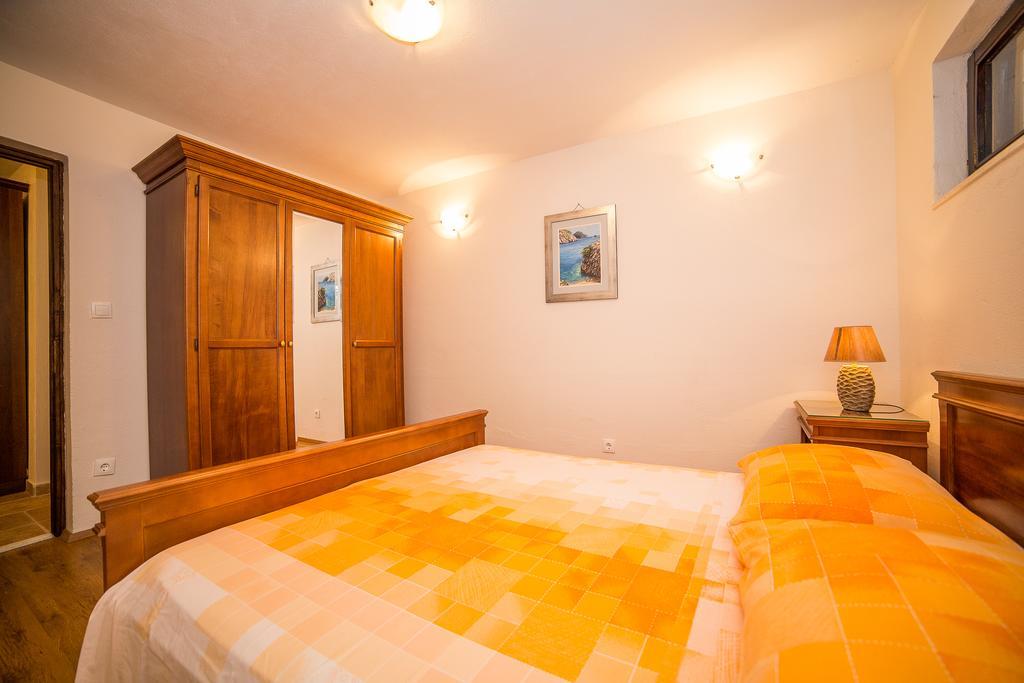 Apartments Maja Dugi Rat Bagian luar foto