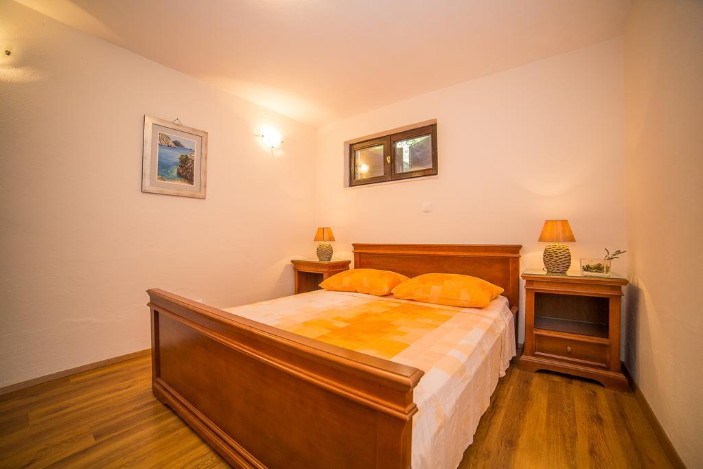 Apartments Maja Dugi Rat Bagian luar foto